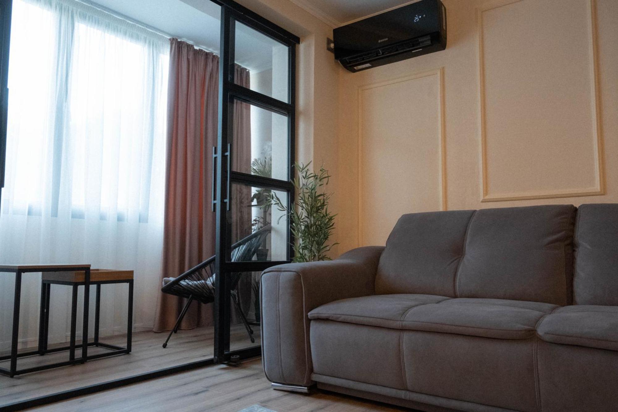 Cosy 2 Rooms Apartment In The Center Of The City Bukarest Exterior foto